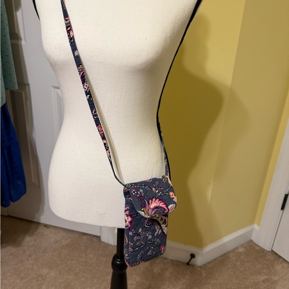 Vera Bradley blue Paisley crossbody bag for phone. - Picture 6 of 6